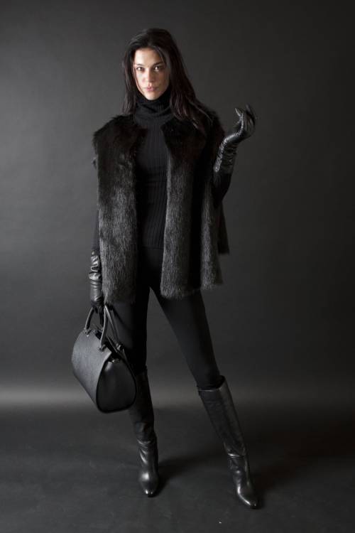 lady in fur…boots&gloves