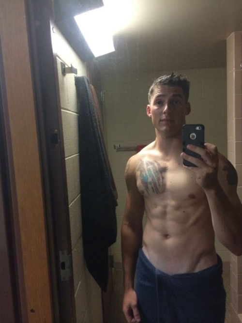 ksufraternitybrother:  DAMN!!! THIS DUDE IS JUST PERFECT!!!KSU-Frat Guy: Over 72,000 followers and 50,000 posts.Follow me at: ksufraternitybrother.tumblr.com