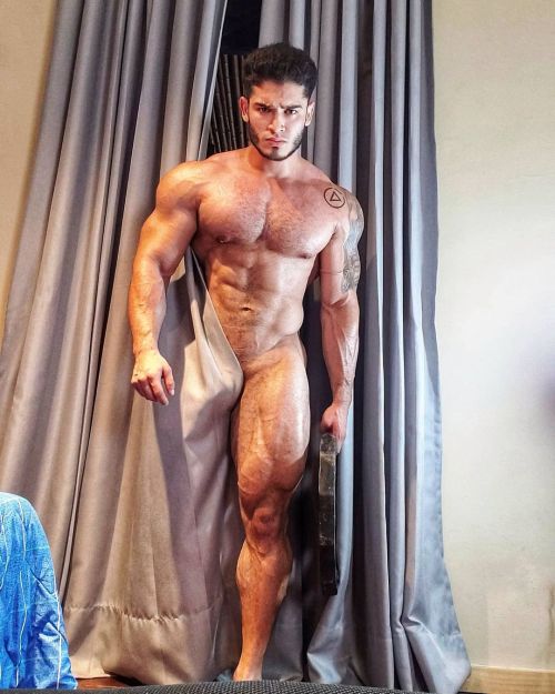 perfectmusclemen:  muscleryb:  Atlas astone  IG: atlas_astone   Please repost and follow: https://perfectmusclemen.tumblr.com/ 🖤