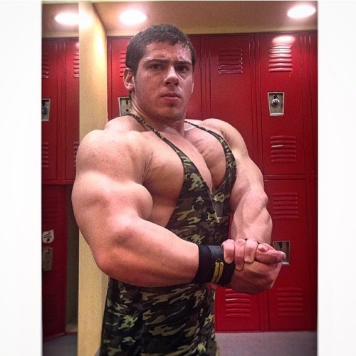 beautifulyoungmuscle: Chris Pascarella: fireplug musclethug