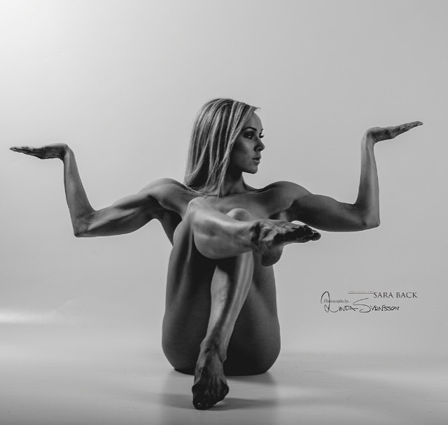 femalehardbodies:  Sara Back