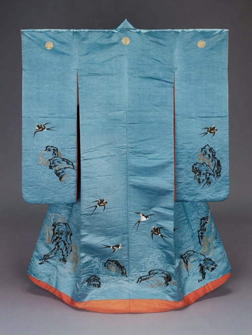 thekimonogallery: Furisode kimono, first half 19th century, Japan. “Long-sleeved robe (furisod