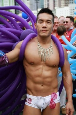 yumyumasianhunks:  yum yum Asian hunks. check out my blog  Wow! nice shot.