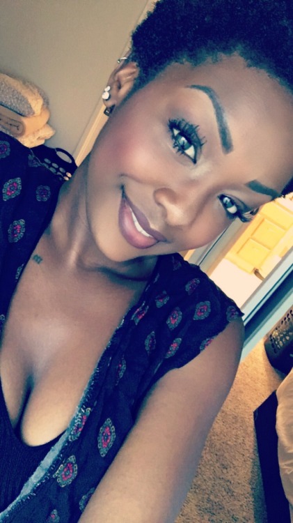 yobootyassgirl:  yokevvv:  yobootyassgirl:  nonstop workkk 😴😴😴  You so beautiful  🙈 thank you