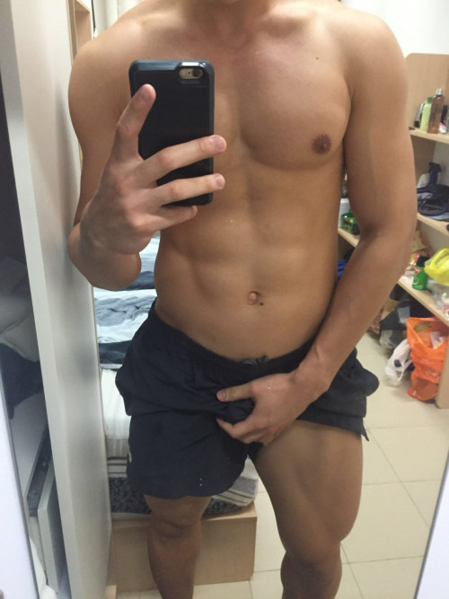 fuckyeahsgboy: taiwanmale: 體育生直男 Yums