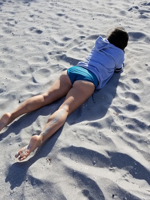 nyjuanca:My wife and I at the beach