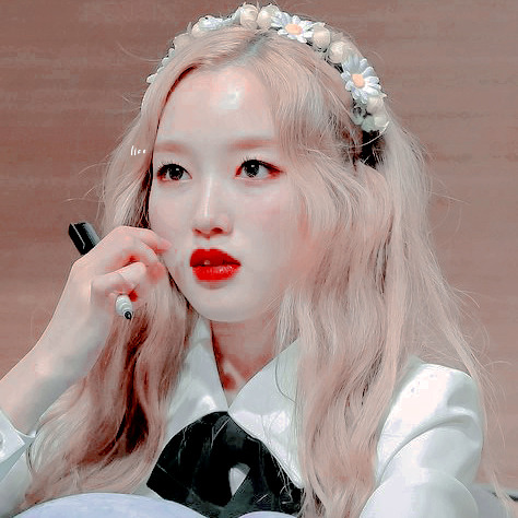 GOWON LOONA─   ♡─   ♡▸DO NOT RE EDIT