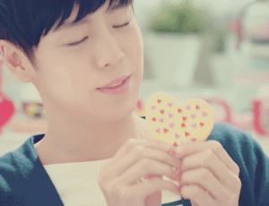 bybyeka:  >< Hyunwoo 