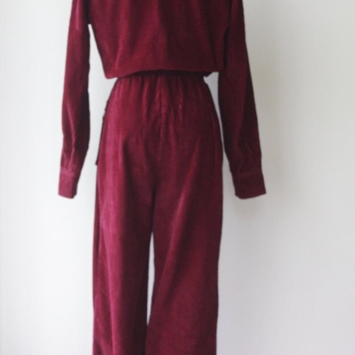 amazing 70s maroon corduroy jumpsuit(more information, more gold)