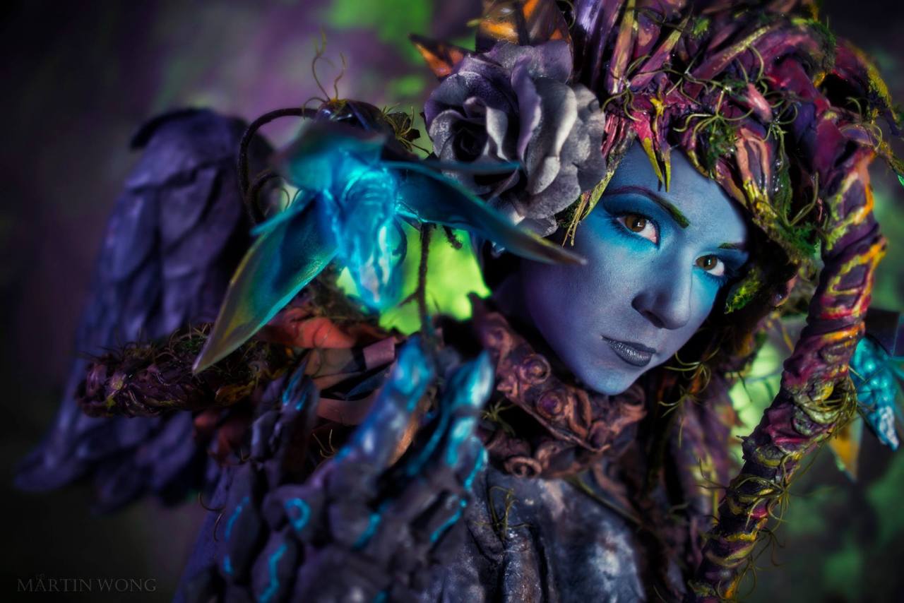 kamikame-cosplay:  Absolutely amazing this Haunted Zyra cosplay from League of Legends