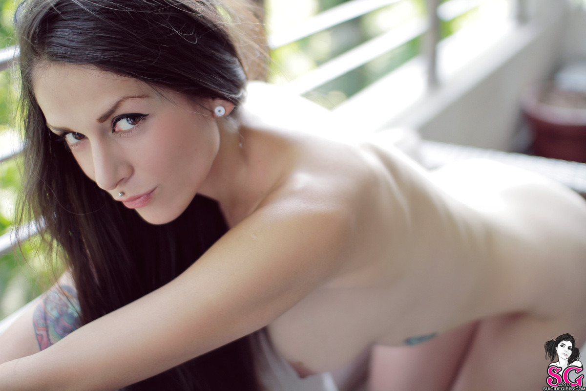 beautifulgirlsmakemesuicidal:  Ayleen Suicide 
