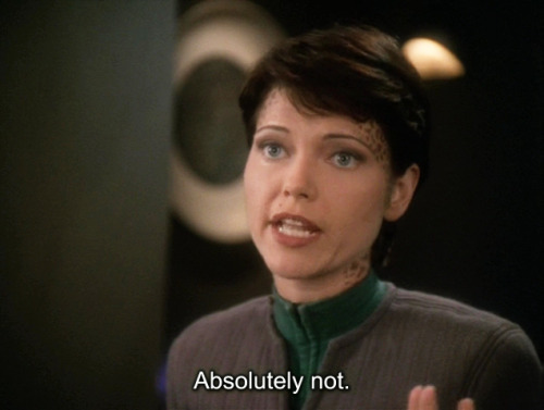 spockvarietyhour:I. Intimidate. Worf?!