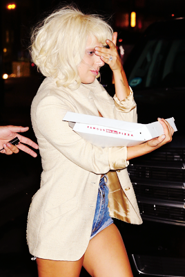 ladyxgaga: June 23rd, 2015: Leaving a restaurant in New York City