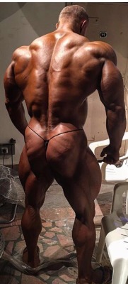 bigbodybuilderboys:  musclefuckboy:  I’m made to be a roided fuck beast for men. Can’t wait to show off my body and get rented out for parties. My hole is craving cocks.  SIR always make his boys keep a dairy to note down their thoughts and desires