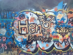 queergraffiti:  found in Malmö, Sweden  “Hen” = Swedish gender-neutral pronoun “Transkamp” = trans fight