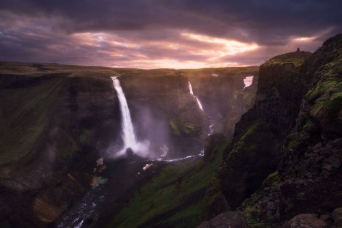 radivs:  Waterfalls by Marcelo Castro  | 500px | Facebook | Google+ 1 | 2 | 3 | 4 | 5 | 6 | 7 | 8 