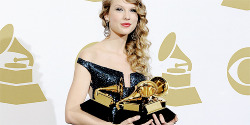 dianaby1d-archive-deactivated20: Taylor Swift + Owning Awards Events