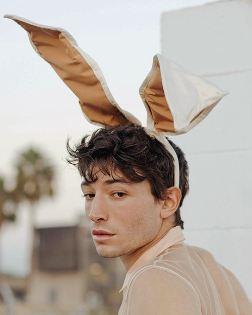 Sex dcmultiverse:  Ezra Miller photographed by pictures