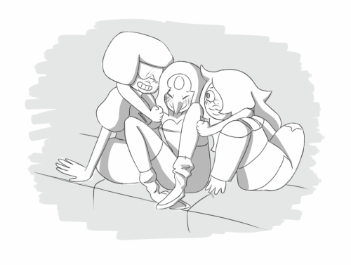 tummy-flowers:  ur daily reminder that pearl is gay and loved, , join me!! in gay hell 