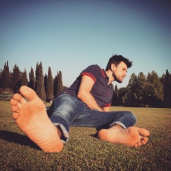 tieduptom:  Hot guy with beautiful feet.Quite