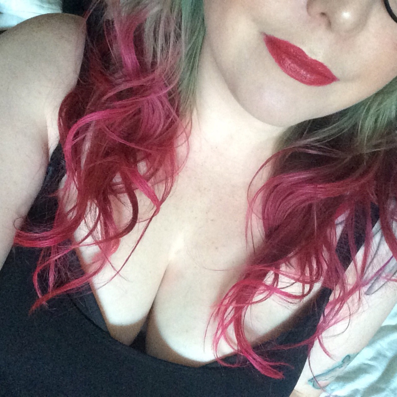 nefariouskinks: purrr-maid:  Drooling on myself for entertainment  New favorite 