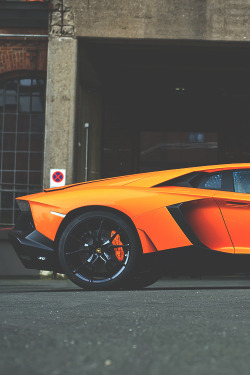 supercars-photography:  Lamborghini Aventador