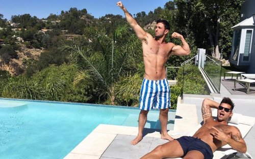 anotherreasontoloveme:  BIEN goloso el Ricky martin y su futuro marido!