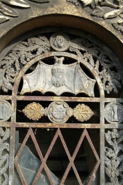 ouijanymphet:  Pere Lachaise Cemetery, Paris,