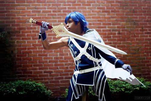 cosplayingwhileblack:  Character: ChromSeries: Fire Emblem: AwakeningPhotography by: Tommyish Cosplay & PhotographySUBMISSION