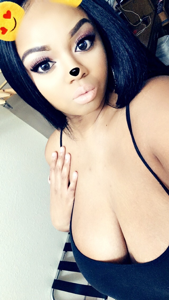 officialmiajaee:  Back In El Paso!!🤑🤑🤑🤑🤑 HMU!💌💌💌