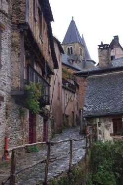 bonitavista:  Conques, France photo via karla 