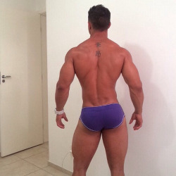 musclegods224:  Leon.noronha 