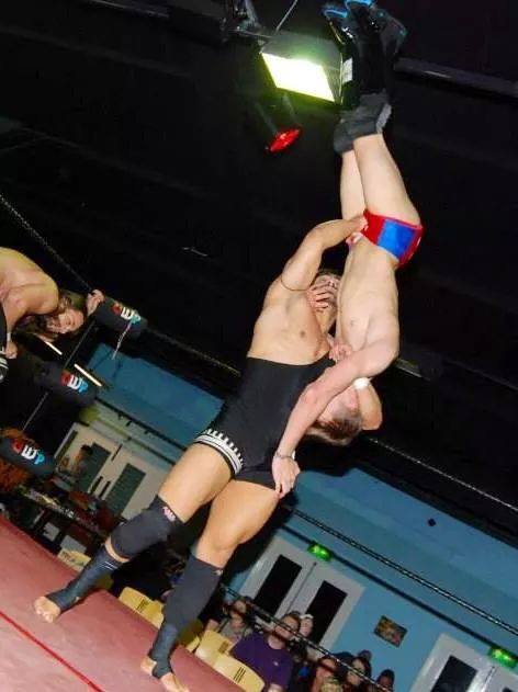 is he holding on2 his balls for the suplex???