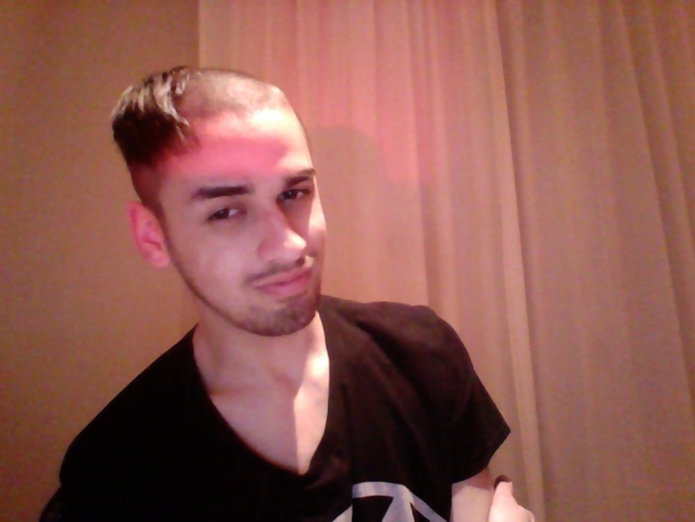 the-anal-rapist:
“pussysista:
“ parissexchange:
“ new hair-cut
”
omfg
”
Cihan, why?
”