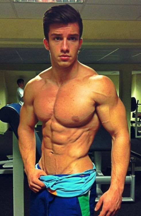 jezebelsboys:  💕JEZEBEL SPECIAL EDITION💕*YOU SAW IT HERE FIRST*Hot fitness model from Germany gets exposed. The last picture on this post is how he looked when the video was shot at the time –(might have to remove this soon)Watch the video here. 