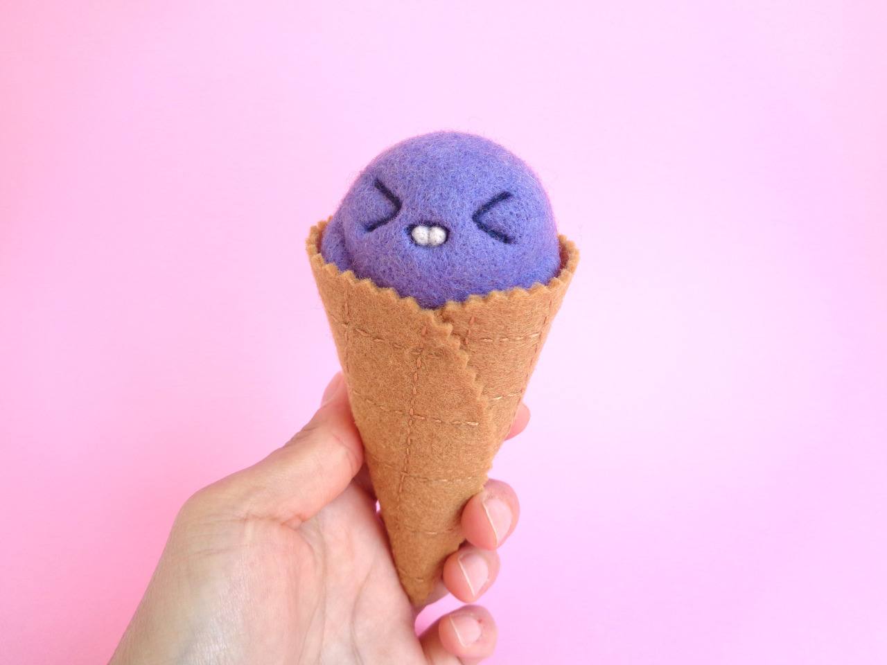 Droolwool Scoopsie Licorice: Kitty Cat Ice Cream Scoop - The Toy Chronicle