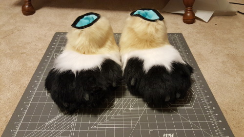 I finished my sock paws!