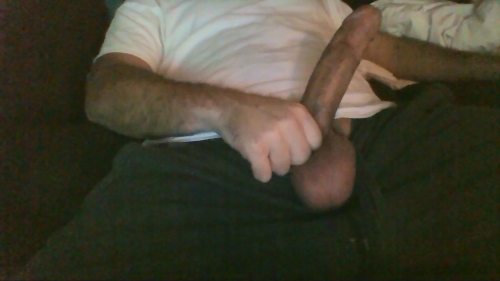 bigcockmeat:  Any NY ladies wanna try?  🙋🏽 I do