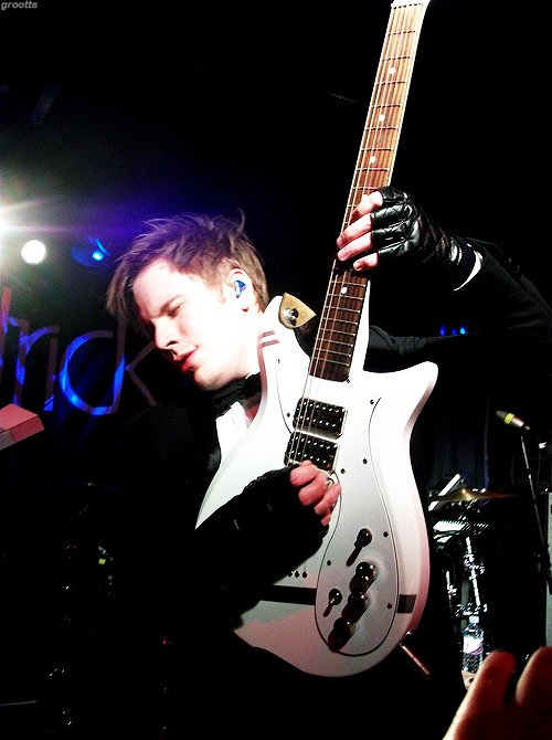 ianmckellen:  30/50 pictures of Patrick Stump + 
