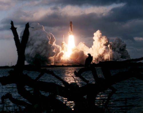 humanoidhistory: 20 YEARS AGO TODAY – The Space Shuttle Atlantis blasts off from Launch Pad 39A at 7