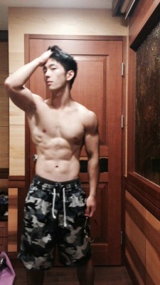 fuckyeahfuckstory:  nanrensg:  So handsome and muscled… Boyfriend material.  looks like a younger version of a local hottie I used to know 