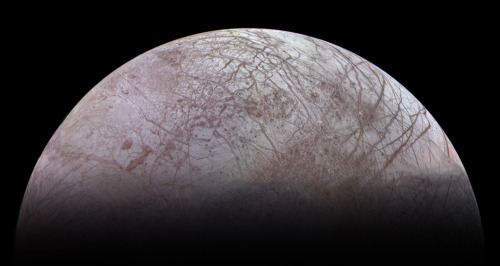 humanoidhistory:Europa, moon of Jupiter, observed by the Voyager 2 probe on July 9, 1979.
