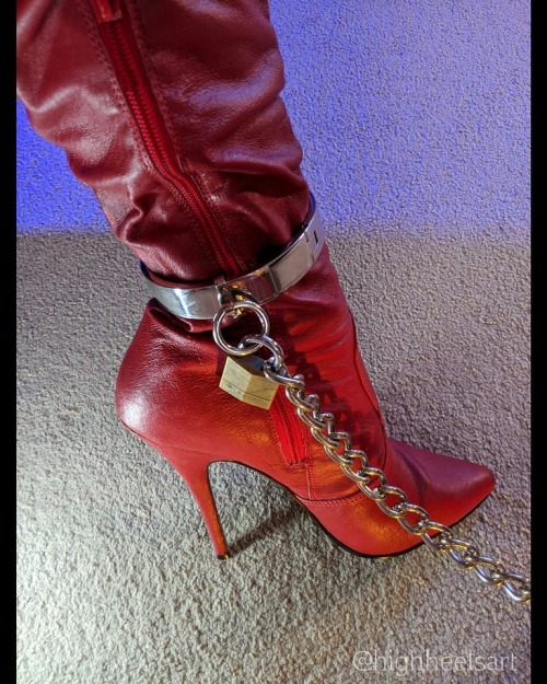 Chained#chained #shackles #highheelboots #stilettoboots #tacchi #redboots #thighhighboots #padlocked