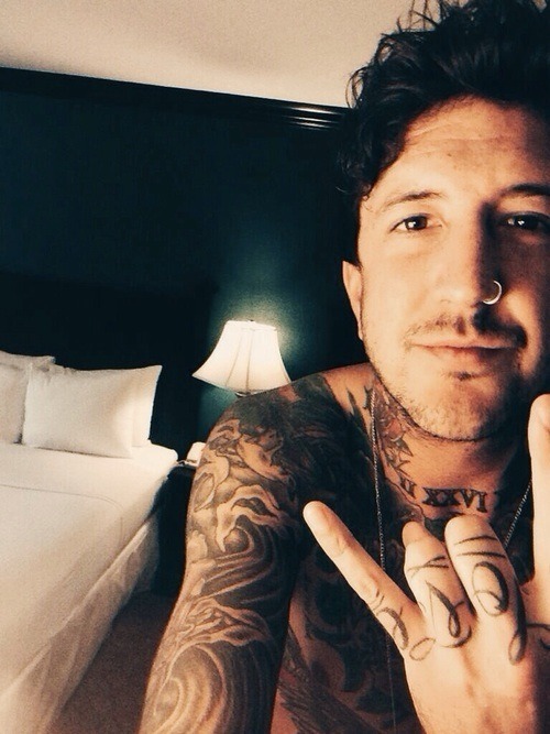 bandsoffthewalls:  Austin’s selfies will be the death of me. 