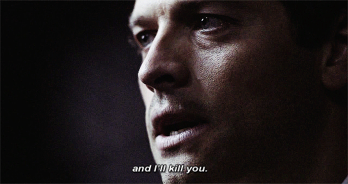ohmycastiel-x:  i love it when castiel turns into a badass