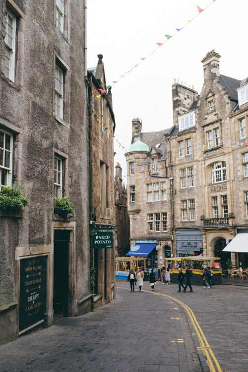 Edinburgh, Scotland - May 2022Pentax K1000 on Kodak Gold 200