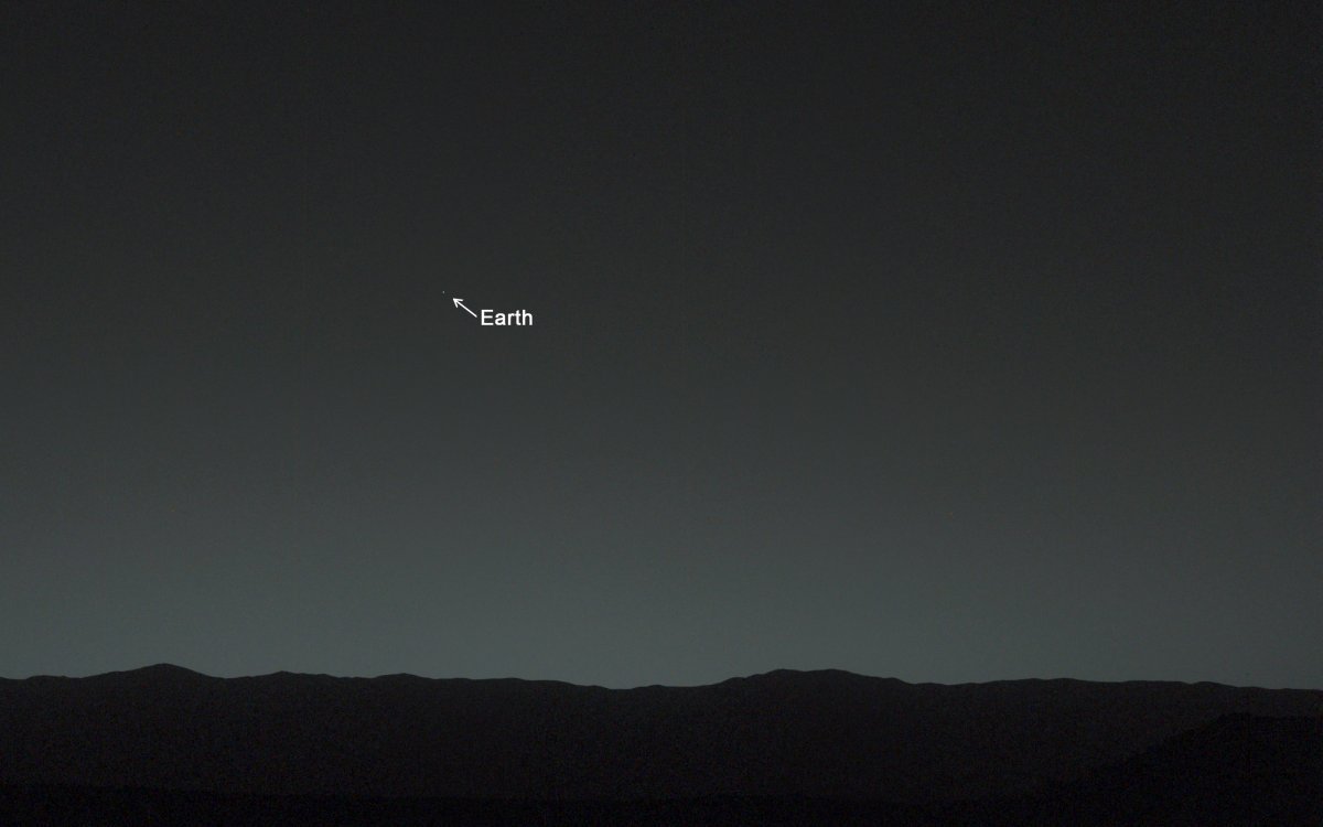 sixpenceee:NASA’s Curiosity rover shared its very first picture of Earth from Mars.