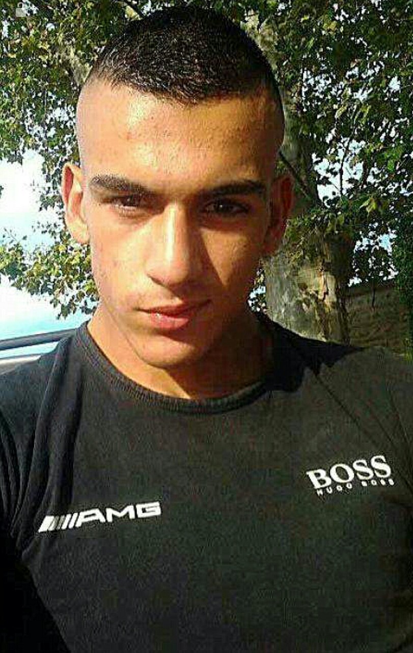 abdelbeur75:  Superbe fesse d'un jeune beur