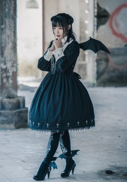 lolita-wardrobe: SHORT NOTICE: Our vendor (Ista Mori) just contacted us saying that the preorder for