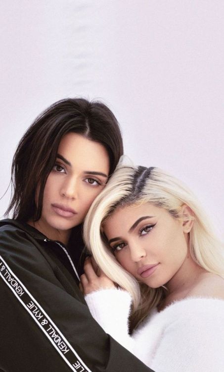 Celebrity, Kendall Jenner, Kylie Jenner, supermodels, 1280x2120 wallpaper @wallpapersmug : i